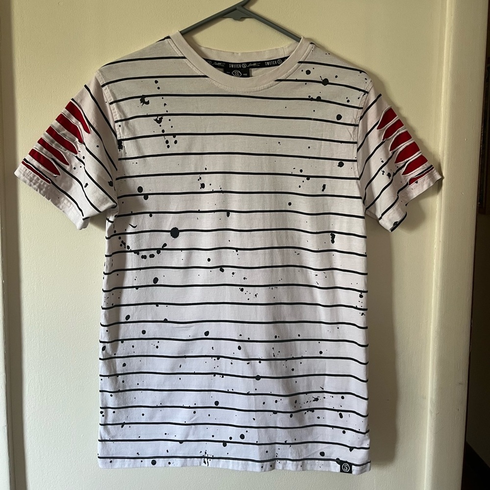 Mens Graphic Striped Slashed, Large 14-16, 100% cotton, crew neck